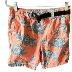 Men’s size medium tropical floral cotton short. 2pocket front, web belt attached